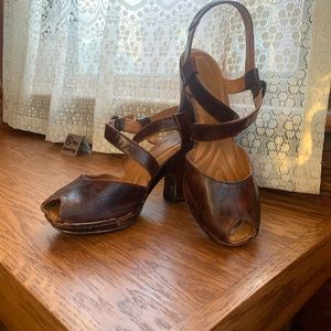 Born peep toe heels brown